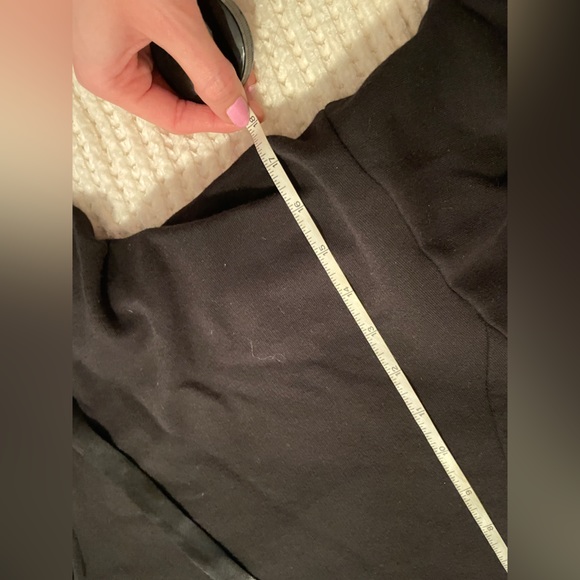 Victoria's Secret Black Cropped Oversized Fleece Logo Hoodie Size Medium - Picture 7 of 8